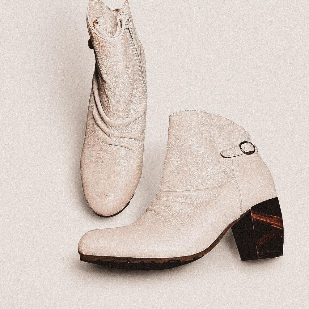 L'amour Des Pieds Pierpont White Comfy  Wooden block heeled boot sz 7